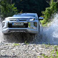 Mitsubishi L200 za volanom (3 of 4).jpg