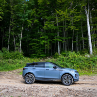 Range rover evoque 2.0 TD4 MHEV AWD 180 (34 of 35).jpg