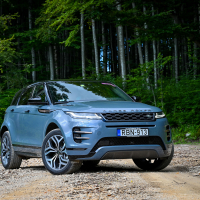 Range rover evoque 2.0 TD4 MHEV AWD 180 (33 of 35).jpg