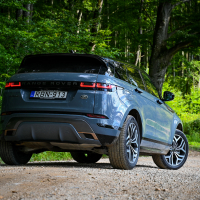 Range rover evoque 2.0 TD4 MHEV AWD 180 (31 of 35).jpg