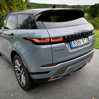 Range rover evoque 2.0 TD4 MHEV AWD 180 (18 of 35).jpg