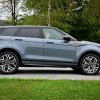 Range rover evoque 2.0 TD4 MHEV AWD 180 (24 of 35).jpg