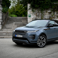 Range rover evoque 2.0 TD4 MHEV AWD 180 (26 of 35).jpg