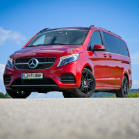 Mercedes 300 d 4matic AMG line-Mercedes 300 d 4matic AMG (7 of 23).jpg