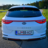 Kia proceed 1,4 T-GDi GT-line (6 of 25).jpg