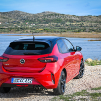 Opel corsa za volanom (22 of 26).jpg