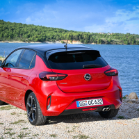 Opel corsa za volanom (17 of 26).jpg