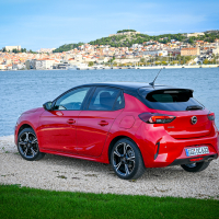 Opel corsa za volanom (14 of 26).jpg