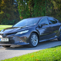 Toyota_camry_hybrid (4 of 28).jpg