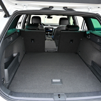 Peugeot 508 SW vs VW passat variant (29 of 72).jpg