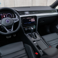 Peugeot 508 SW vs VW passat variant (4 of 72).jpg