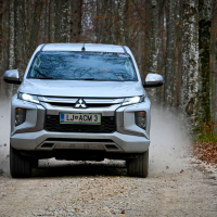 Mitsubishi L200 2.2 DI-D 4WD (32 of 48).jpg