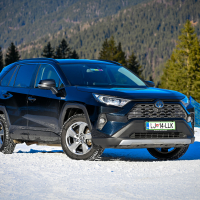 Toyota RAV4 AWD-e supertest sneg (21 of 23).jpg