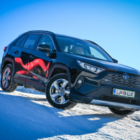 Toyota RAV4 AWD-e supertest sneg (19 of 23).jpg