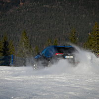 Toyota RAV4 AWD-e supertest sneg (5 of 23).jpg
