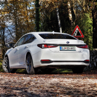 Lexus ES 300h F-sport AMZS test (3 of 24).jpg