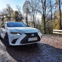 Lexus ES 300h F-sport AMZS test (1 of 24).jpg