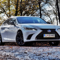 Lexus ES 300h F-sport AMZS test (2 of 24).jpg