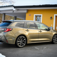 Toyota corolla TS 2.0 HSD e-CVT test (22 of 23).jpg
