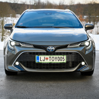 Toyota corolla TS 2.0 HSD e-CVT test (15 of 23).jpg