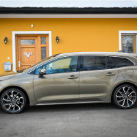 Toyota corolla TS 2.0 HSD e-CVT test (9 of 23).jpg