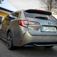 Toyota corolla TS 2.0 HSD e-CVT test (6 of 23).jpg