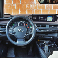 Lexus UX (10 of 17).jpg