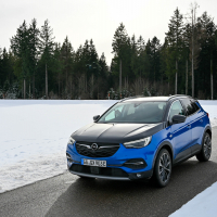 Opel grandland X hybrid4 (15 of 18).jpg