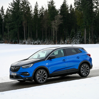Opel grandland X hybrid4 (12 of 18).jpg