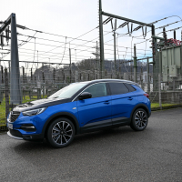 Opel grandland X hybrid4 (10 of 18).jpg