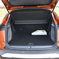 Peugeot 2008 1.2 130 allure in renault captur TCe 130 EDC edition one (35 of 39).jpg