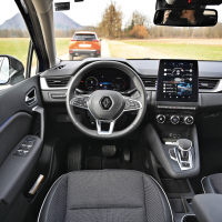 Peugeot 2008 1.2 130 allure in renault captur TCe 130 EDC edition one (24 of 39).jpg