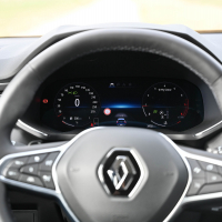 Peugeot 2008 1.2 130 allure in renault captur TCe 130 EDC edition one (25 of 39).jpg