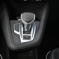 Peugeot 2008 1.2 130 allure in renault captur TCe 130 EDC edition one (27 of 39).jpg