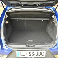 Peugeot 2008 1.2 130 allure in renault captur TCe 130 EDC edition one (29 of 39).jpg