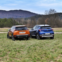 Peugeot 2008 1.2 130 allure in renault captur TCe 130 EDC edition one (11 of 39).jpg
