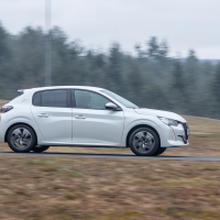Peugeot 208 allure 1,2 puretech (25 of 26).jpg