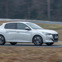 Peugeot 208 allure 1,2 puretech (23 of 26).jpg