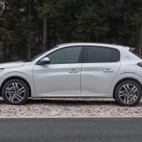 Peugeot 208 allure 1,2 puretech (22 of 26).jpg