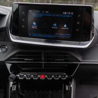 Peugeot 208 allure 1,2 puretech (21 of 26).jpg