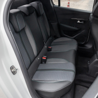Peugeot 208 allure 1,2 puretech (12 of 26).jpg