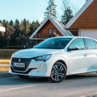 Peugeot 208 allure 1,2 puretech (1 of 26).jpg