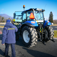 Traktor tecaj varne vožnje AMZS (25 of 44).jpg