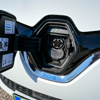 Renault ZOE vs Nissan Leafa (15 of 35).jpg
