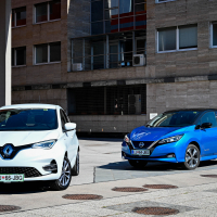 Renault ZOE vs Nissan Leafa (1 of 35).jpg