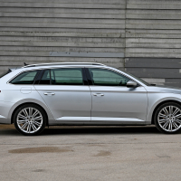 Škoda superb combi 2.0 TDI DSG style (14 of 29).jpg