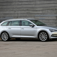 Škoda superb combi 2.0 TDI DSG style (15 of 29).jpg