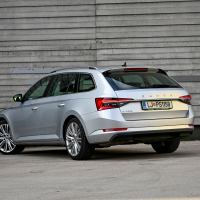 Škoda superb combi 2.0 TDI DSG style (16 of 29).jpg