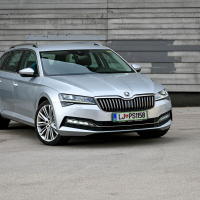 Škoda superb combi 2.0 TDI DSG style (10 of 29).jpg