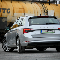 Škoda superb combi 2.0 TDI DSG style (8 of 29).jpg